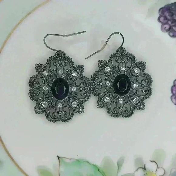 Gothic earrings. - Picture 2 of 2